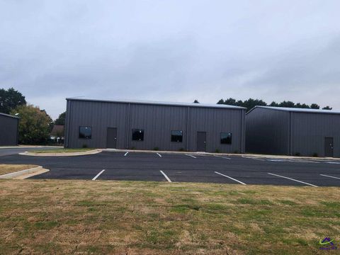 112 Tommy Stalnaker Warner Robins GA 31008