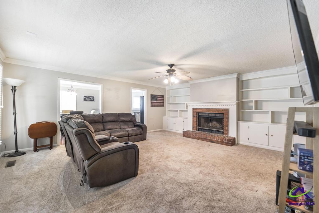 632 Chastain Place