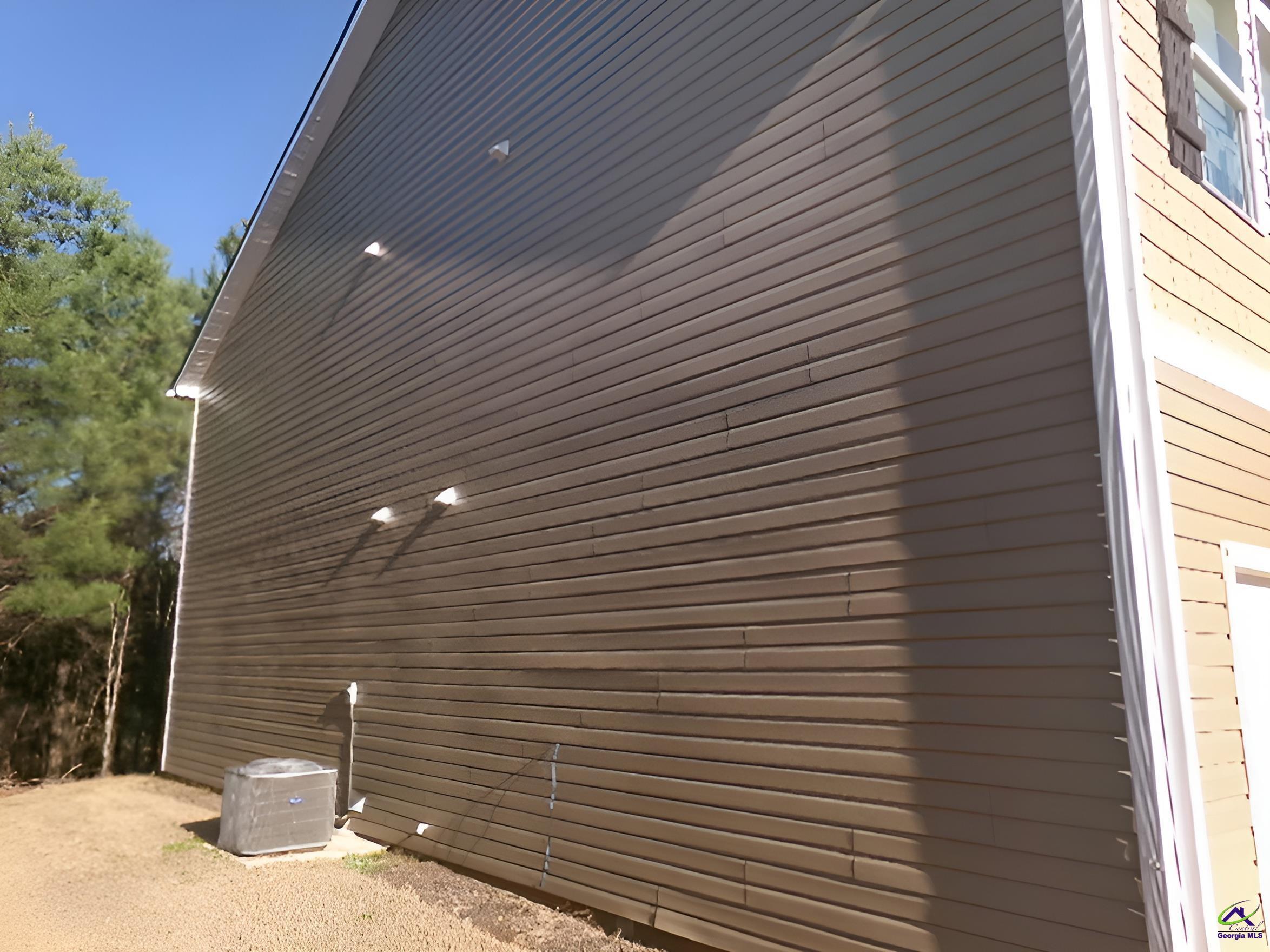 318 NW Oakwood Drive