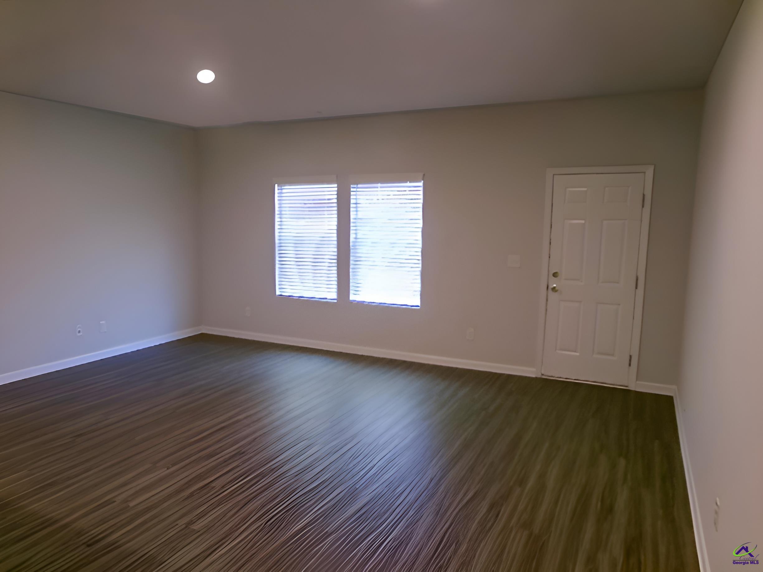 318 NW Oakwood Drive