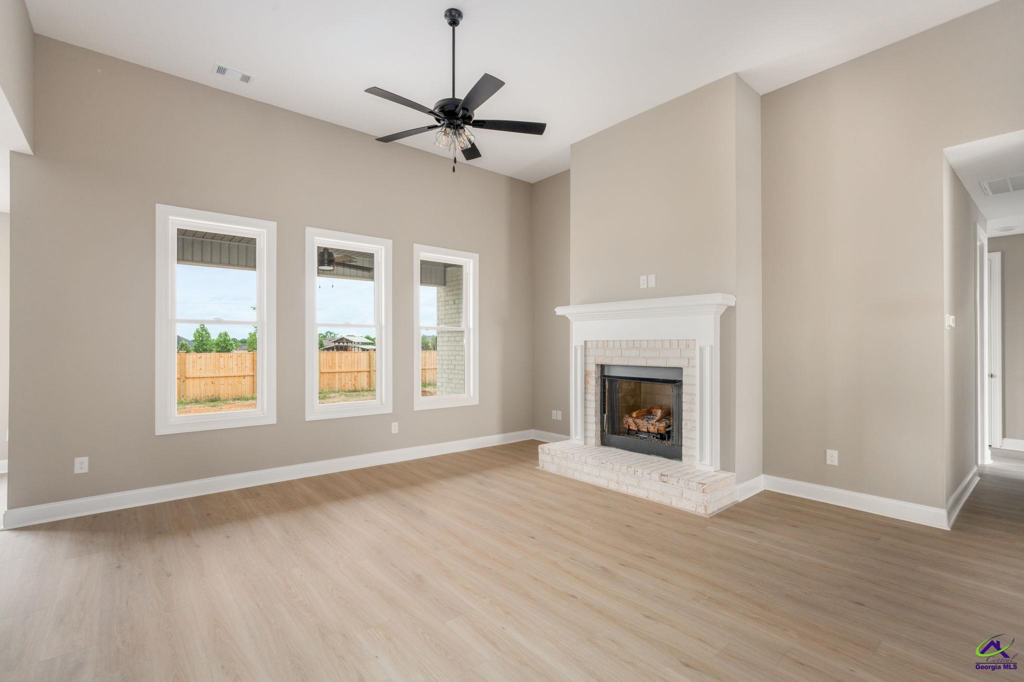 206 Farmland Circle