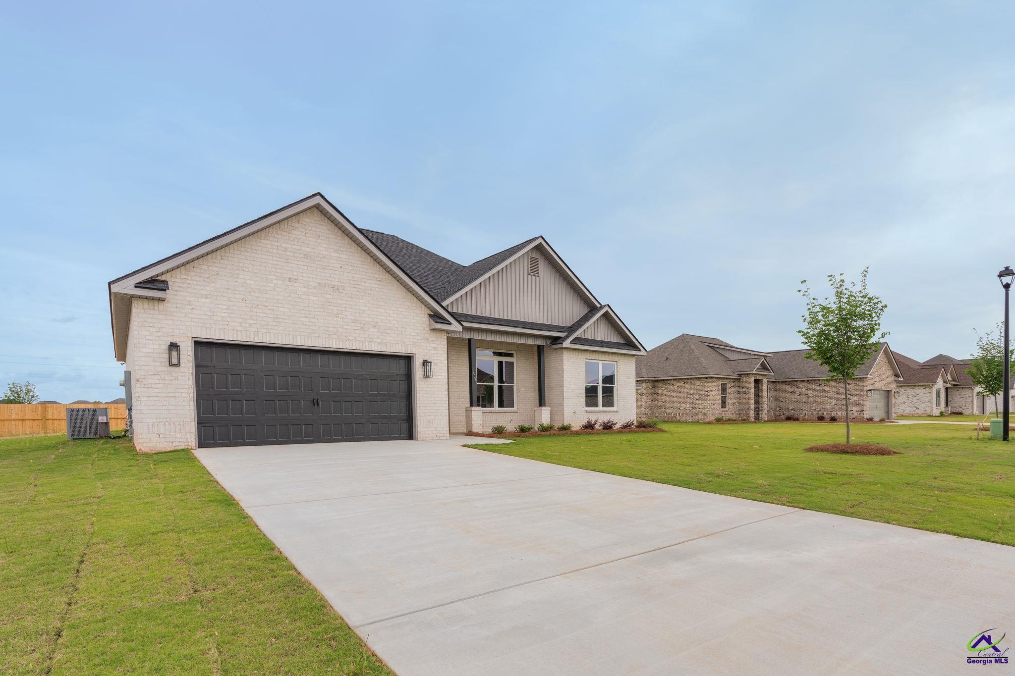 206 Farmland Circle