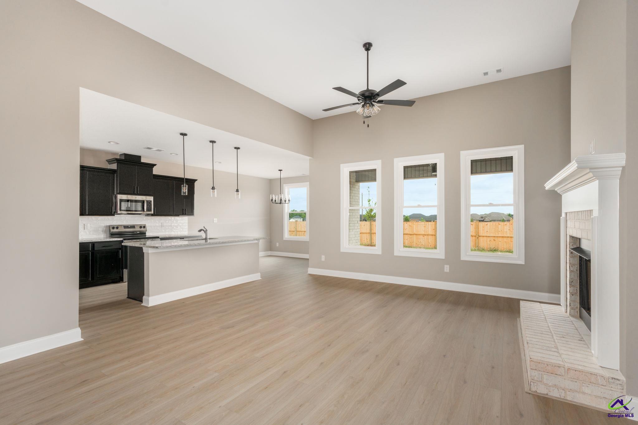 206 Farmland Circle
