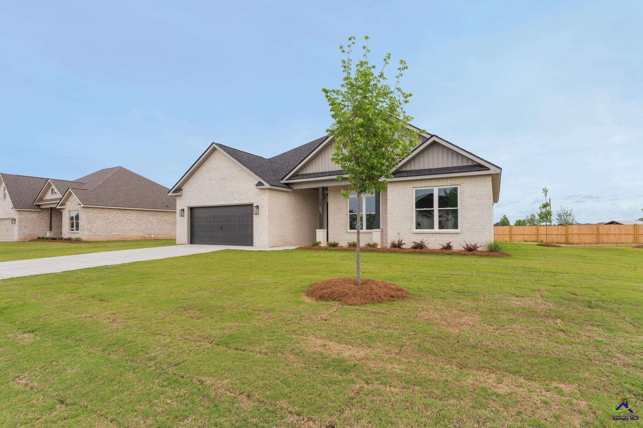 206 Farmland Circle