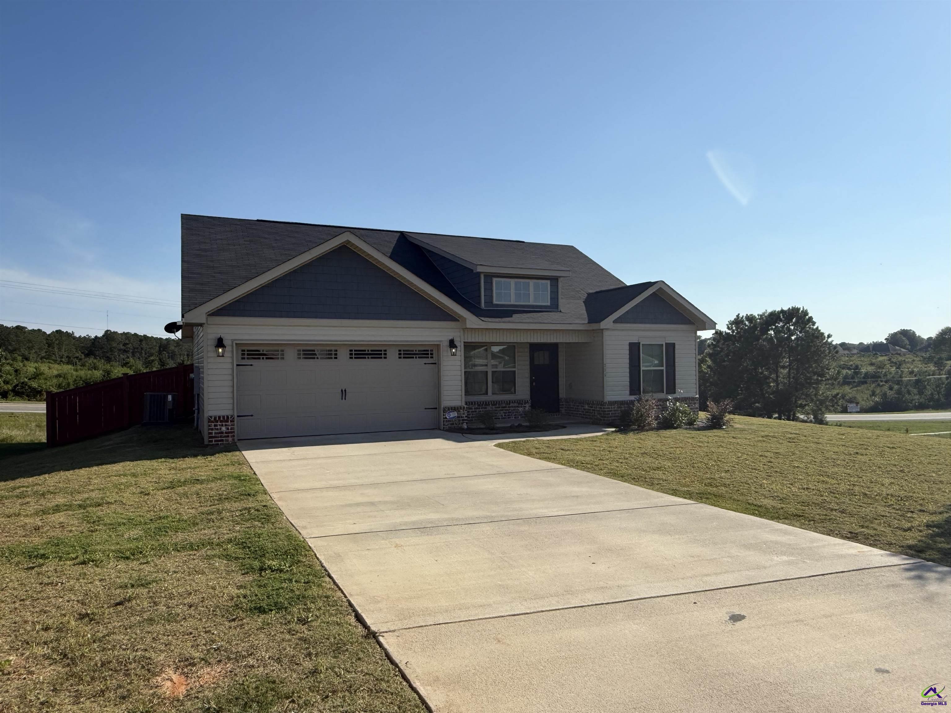 215 Red Tail Circle