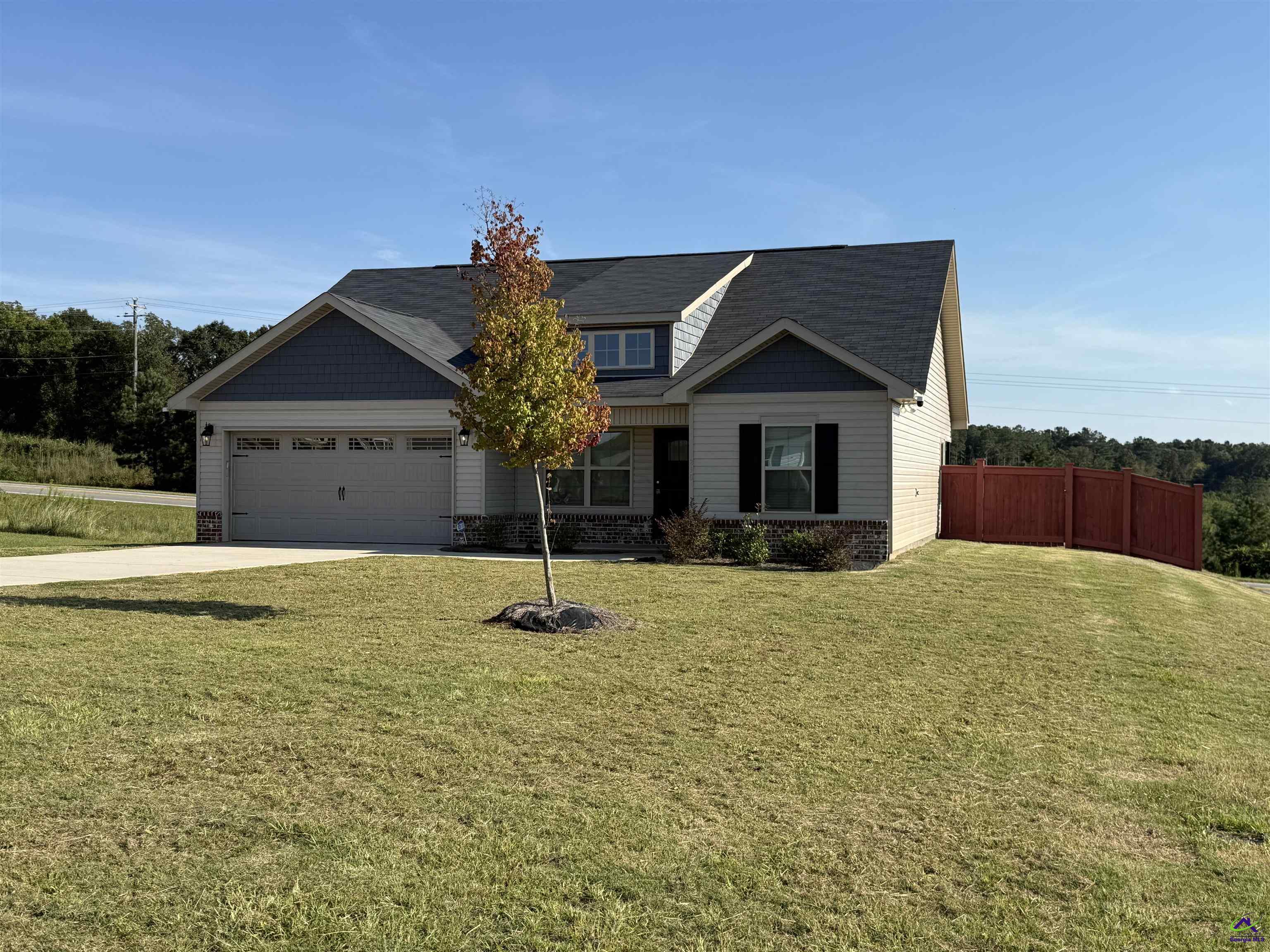 215 Red Tail Circle