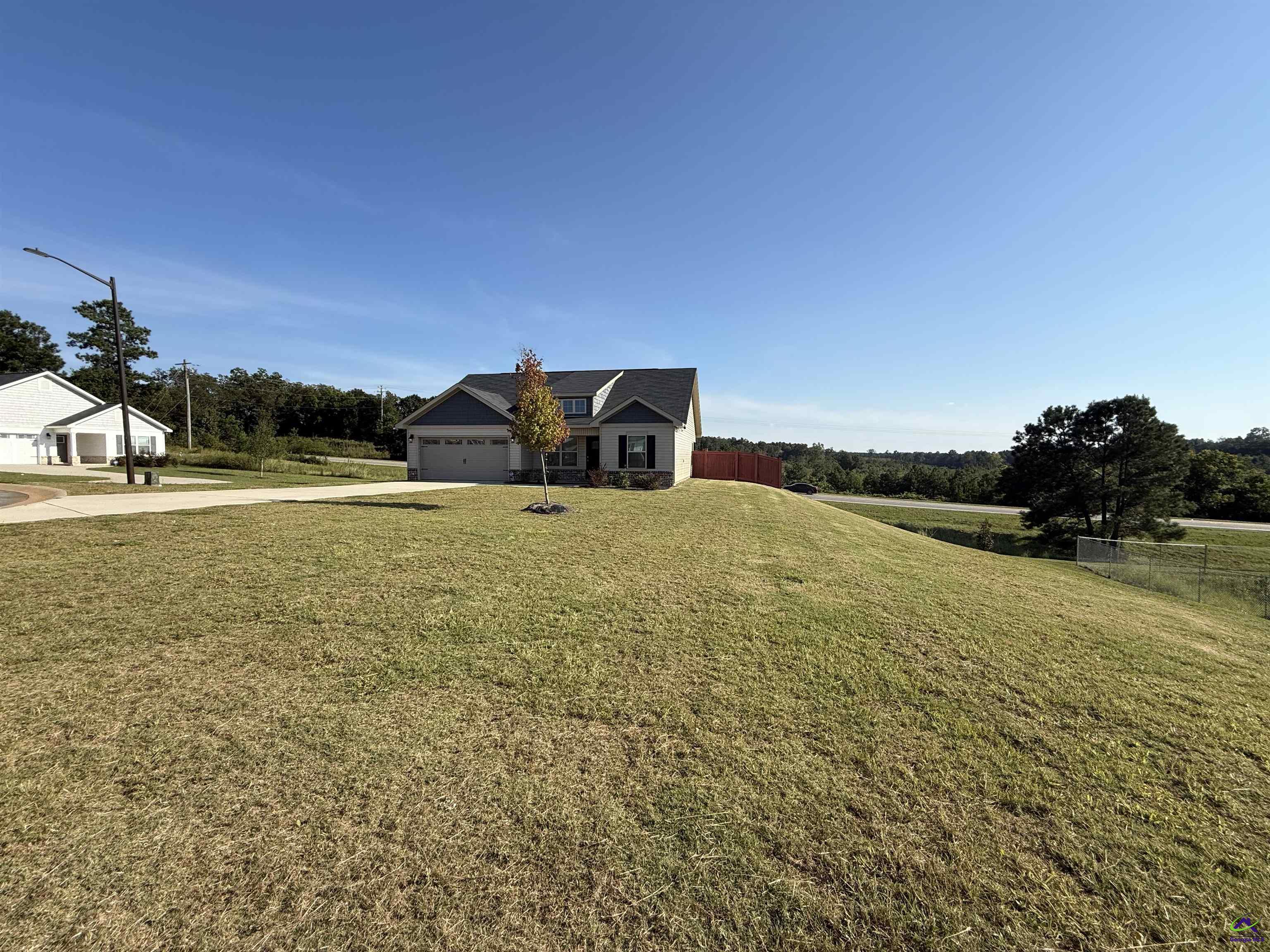 215 Red Tail Circle
