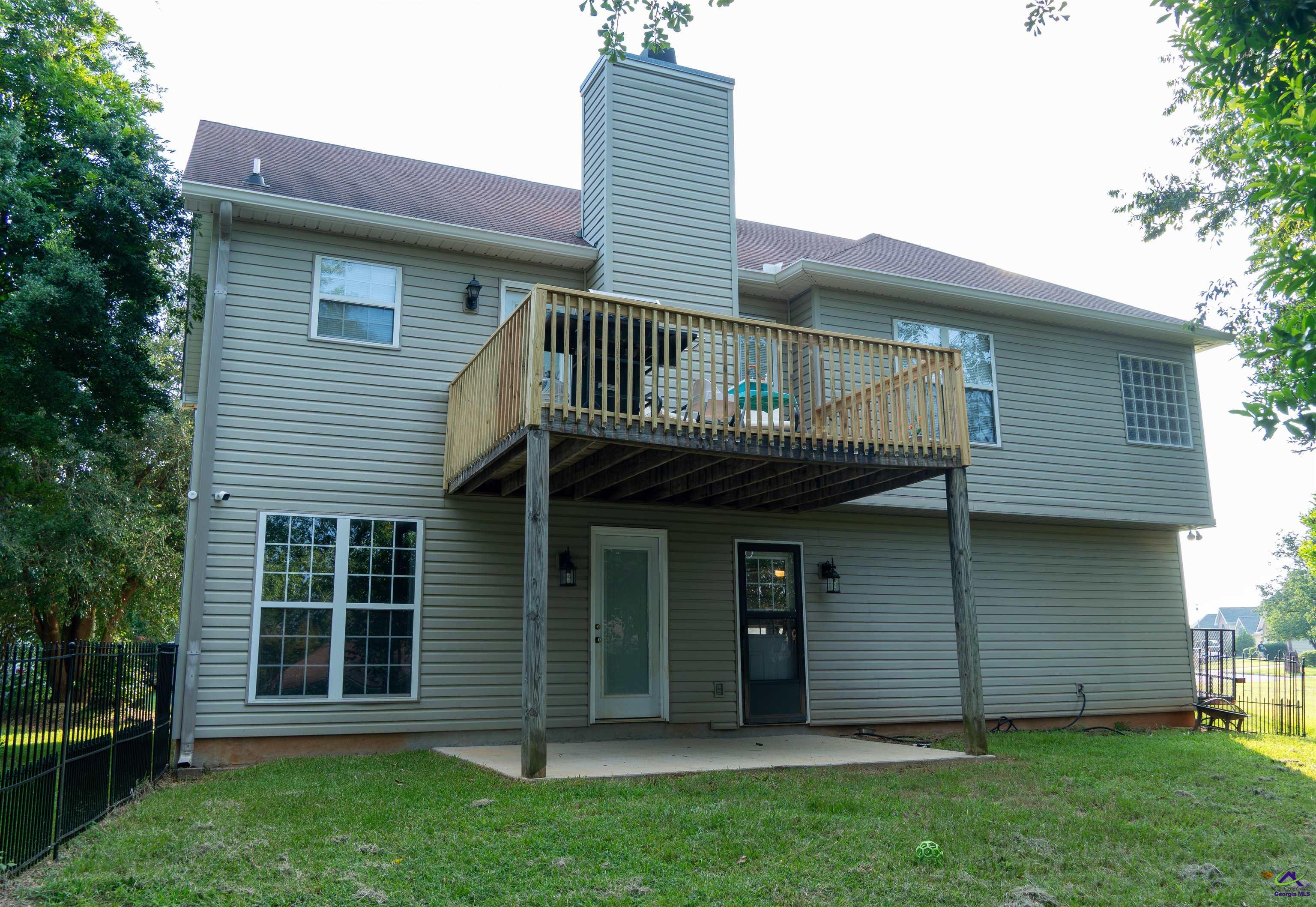 112 E Pebblebrook