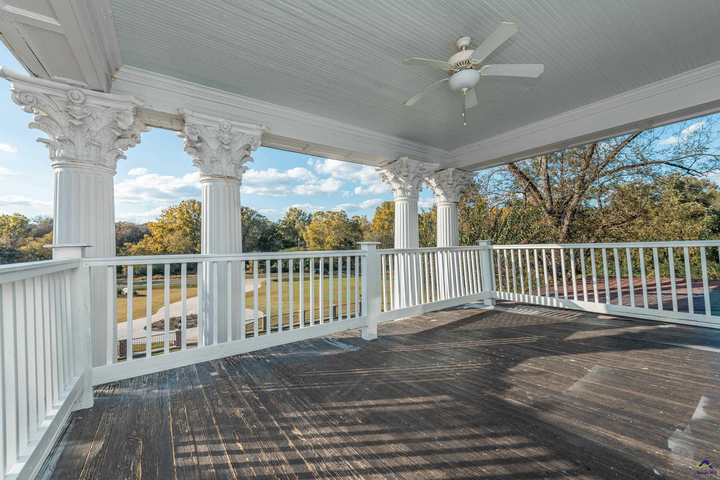 85 Lakeview Rd