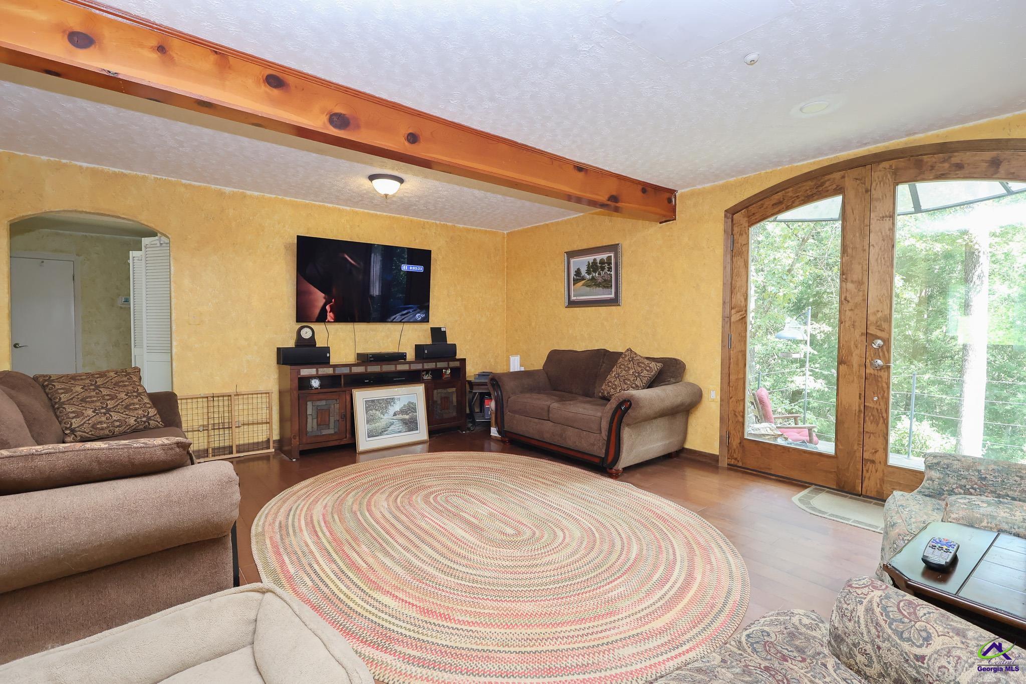 299 Chapman Road
