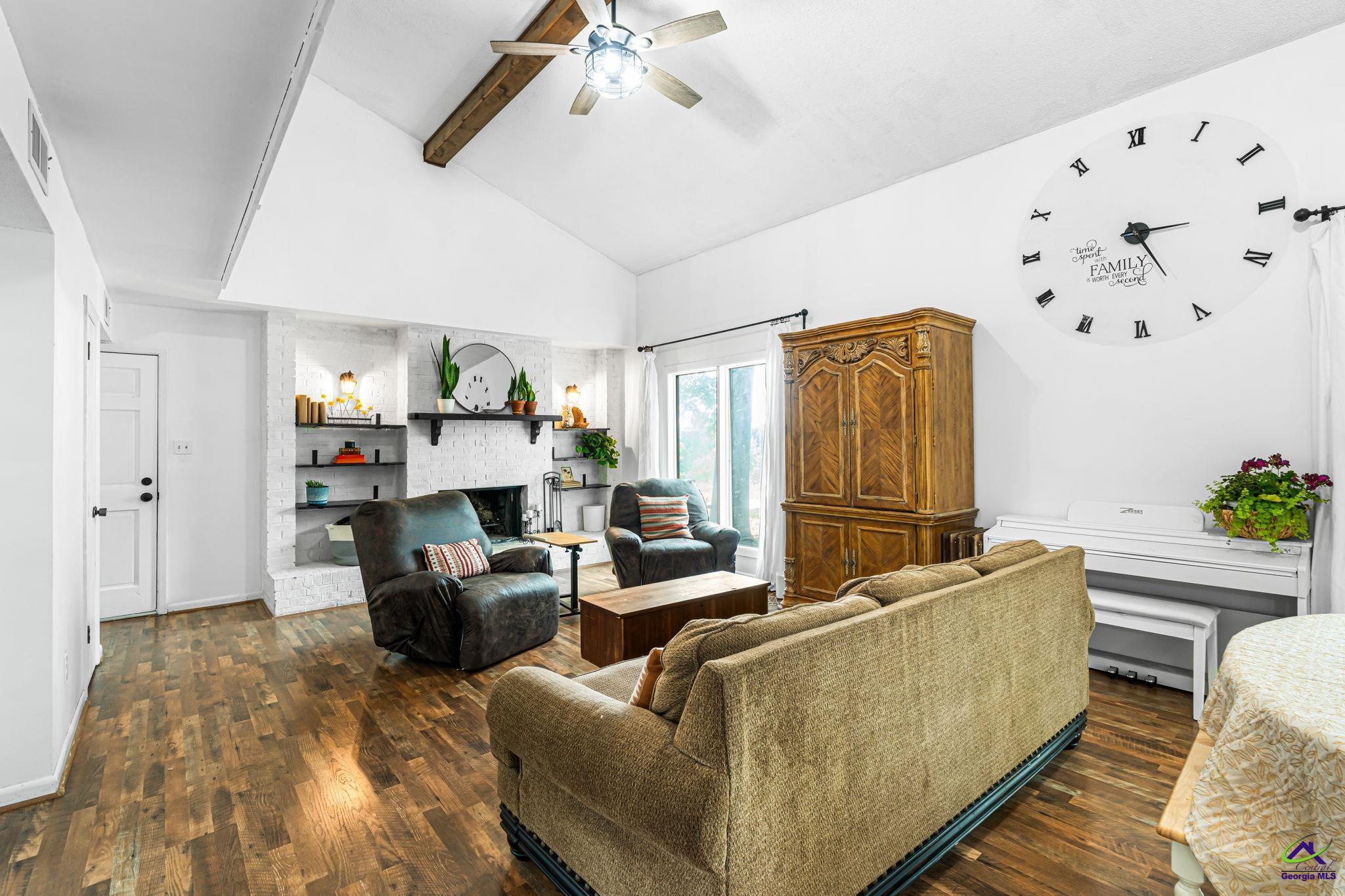 504 Angus Boulevard