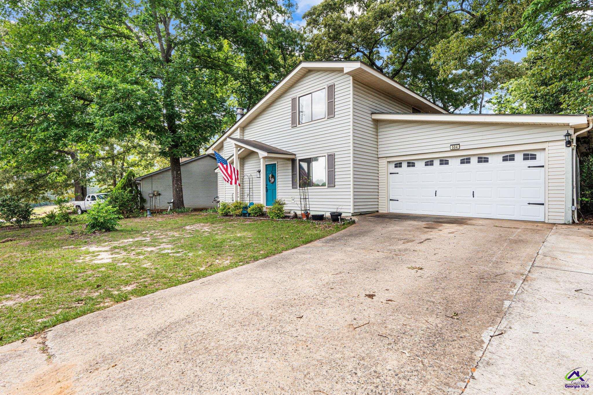 504 Angus Boulevard