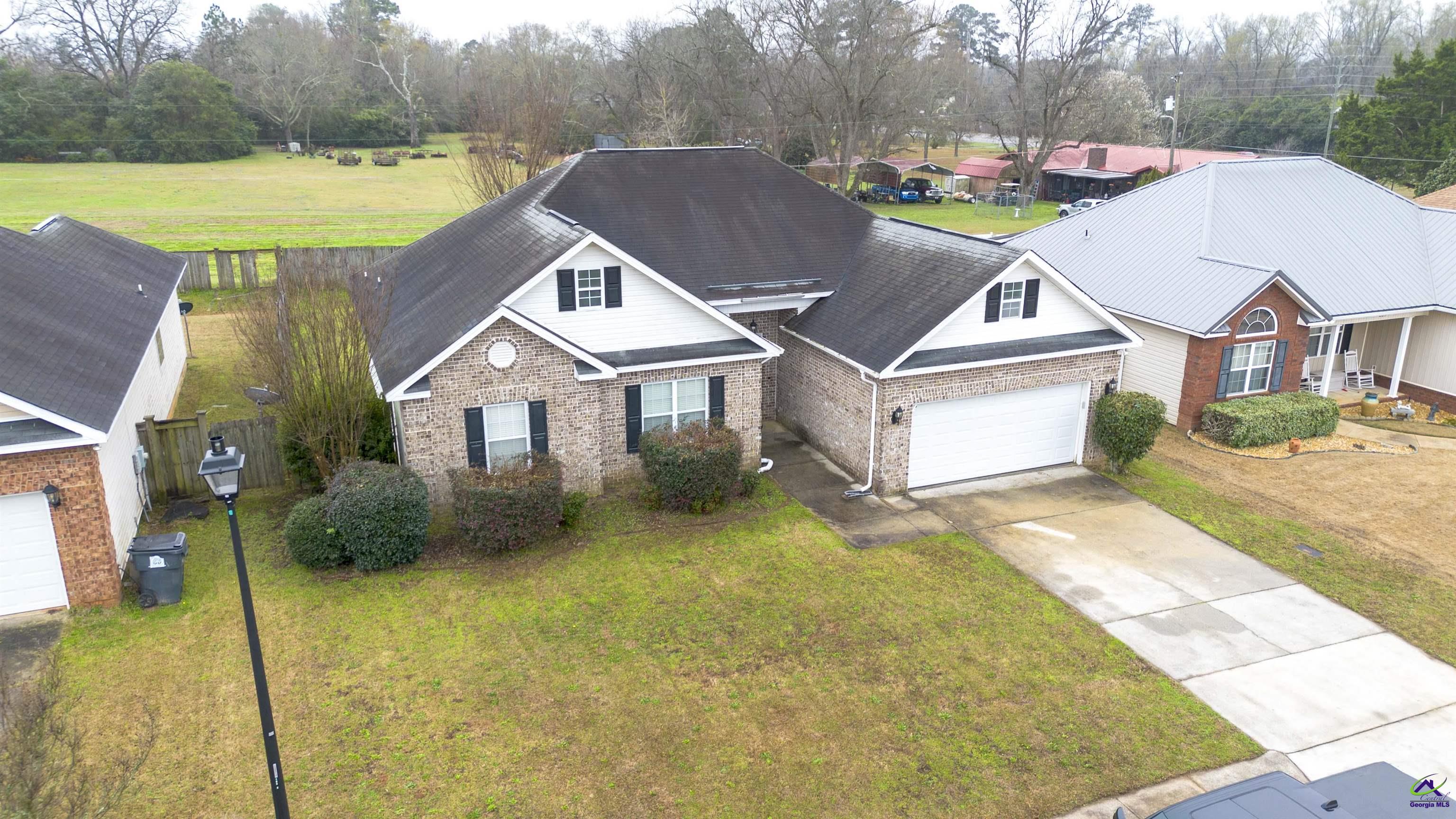 207 Broderick Circle