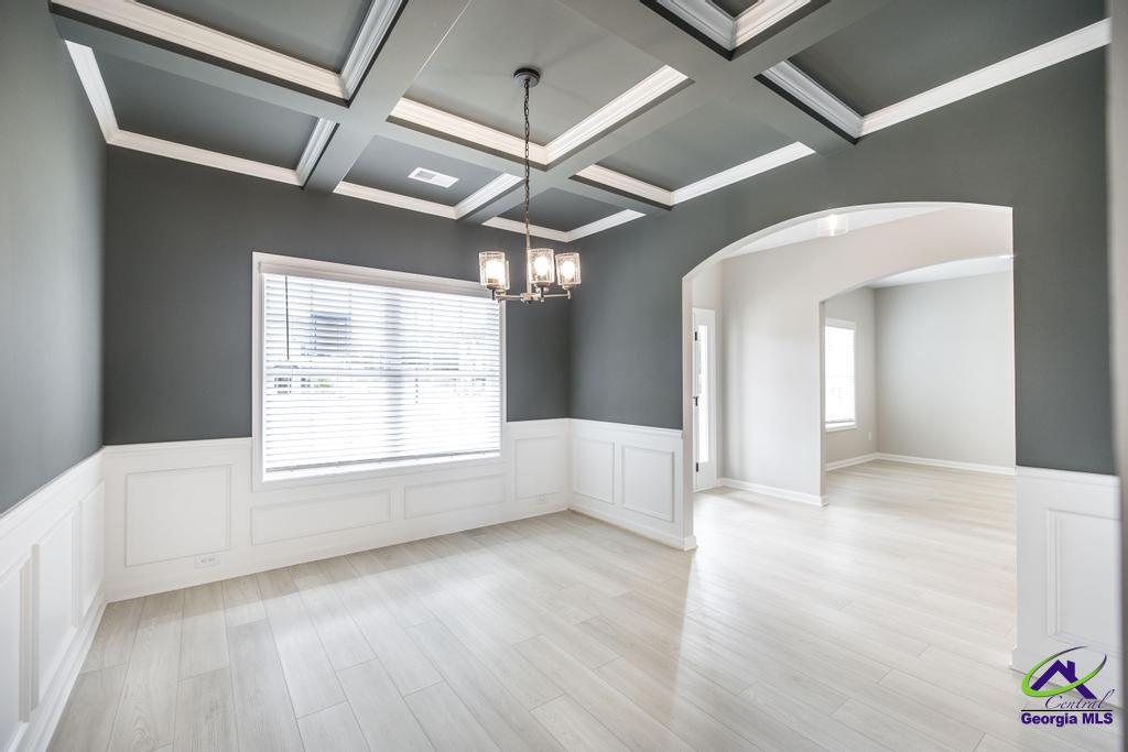 214 Meadows Lane