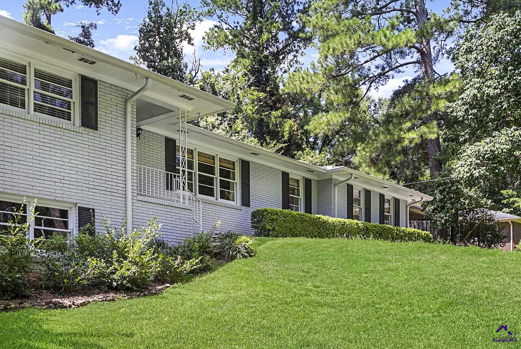 2782 Pinewood Drive
