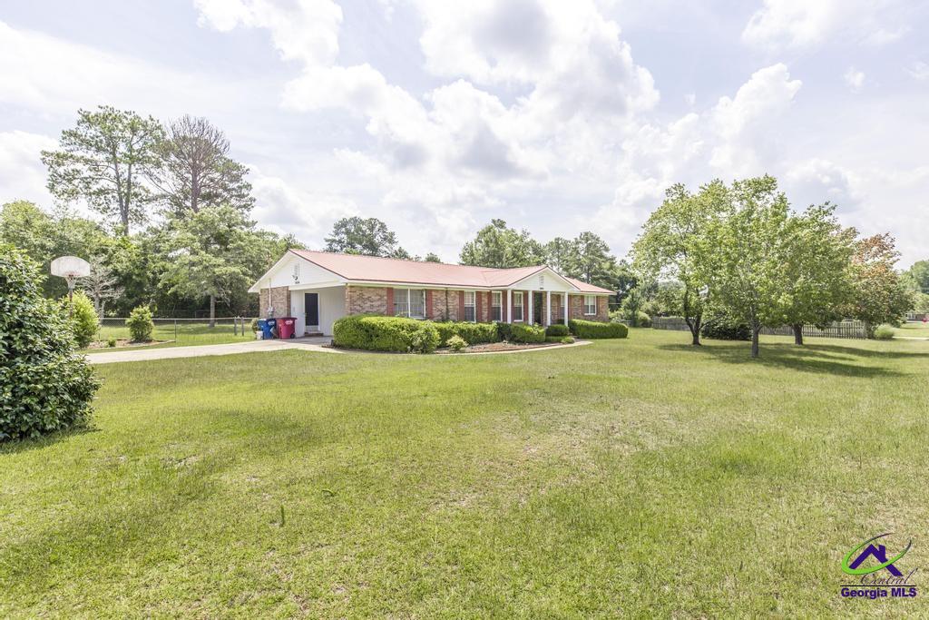 5606 Esther Place