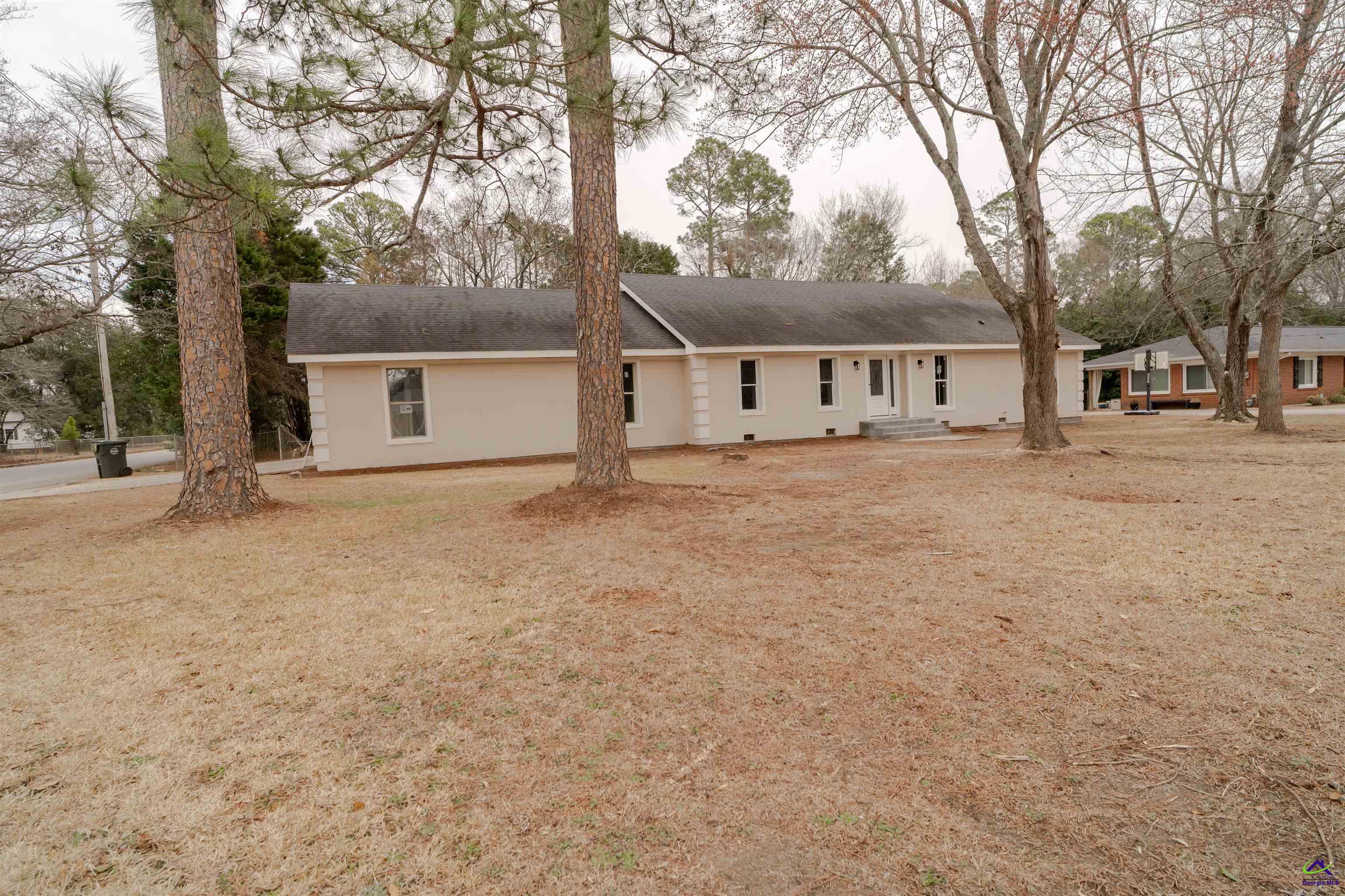 618 Westview Dr.