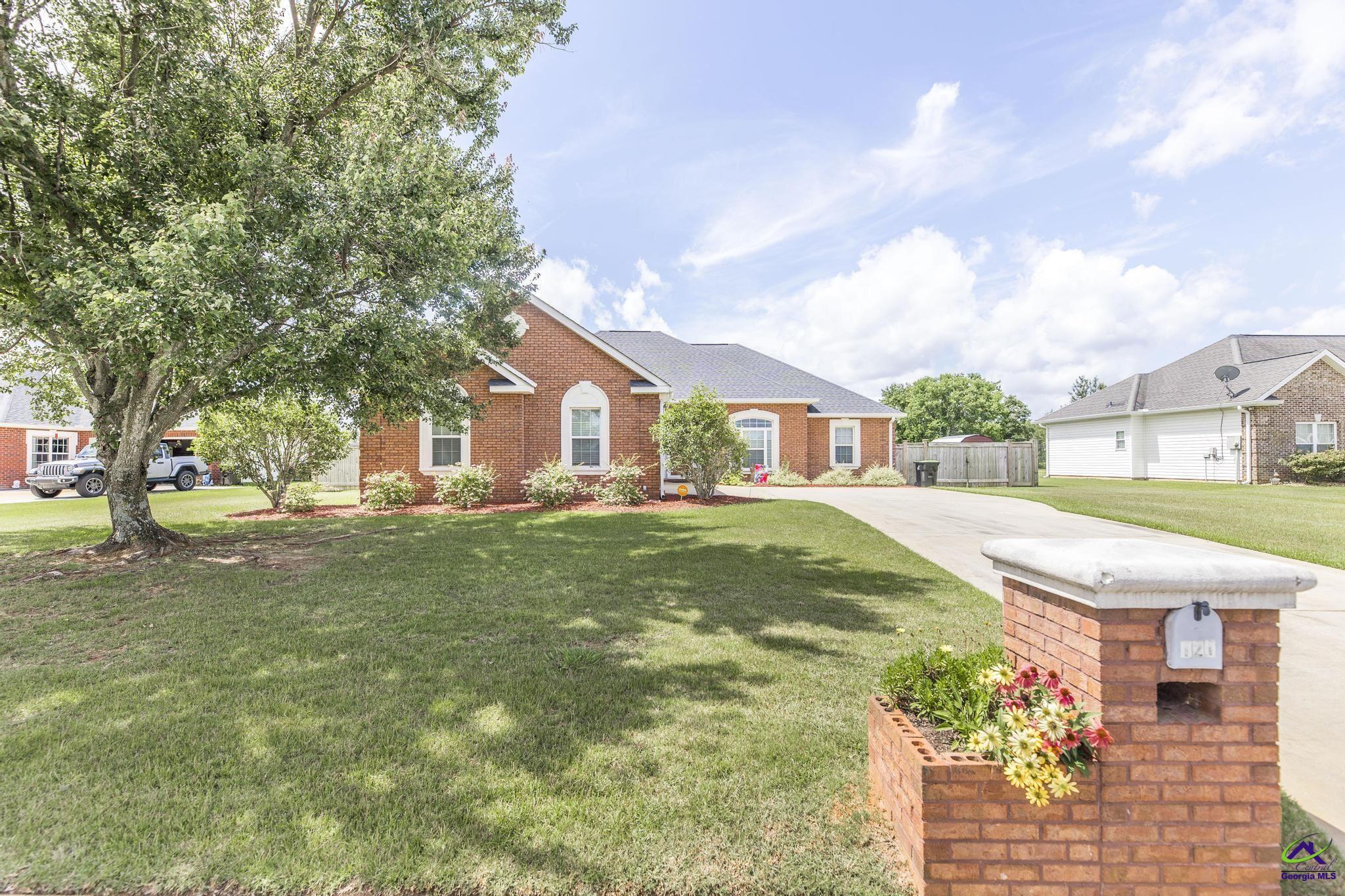 121 ELIZABETH Drive