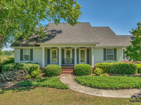 564 E Columbus Hwy Street Hawkinsville GA 31036