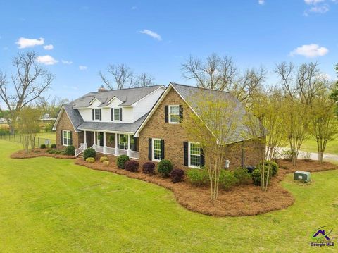 72 Pine Avenue Pinehurst GA 31070