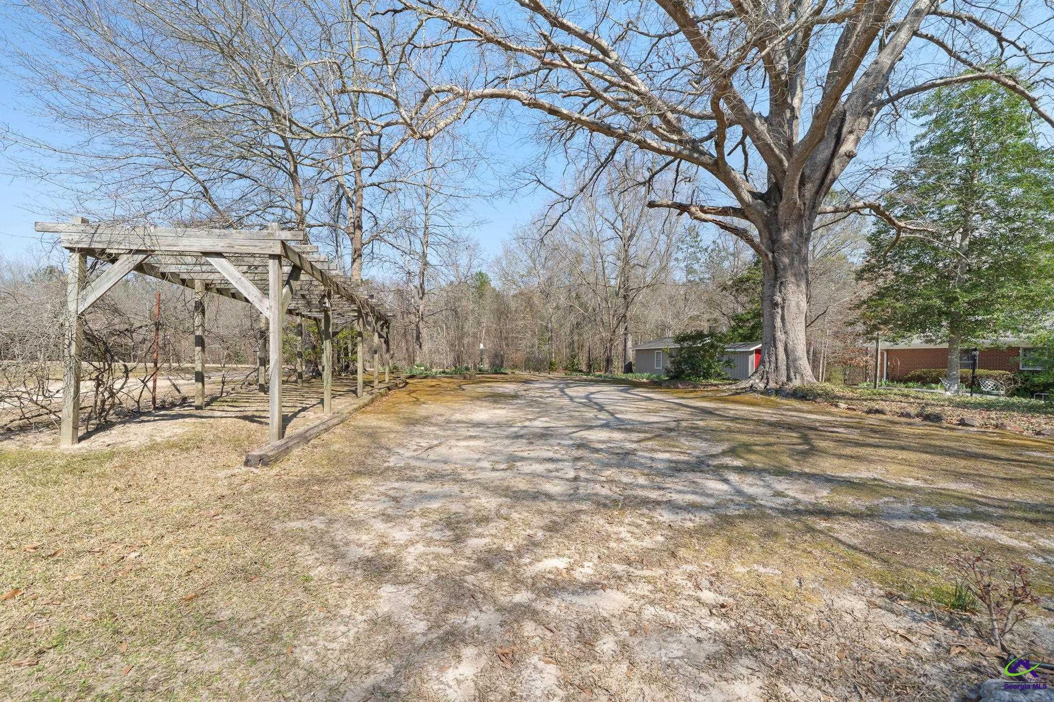 22199 US Hwy 441