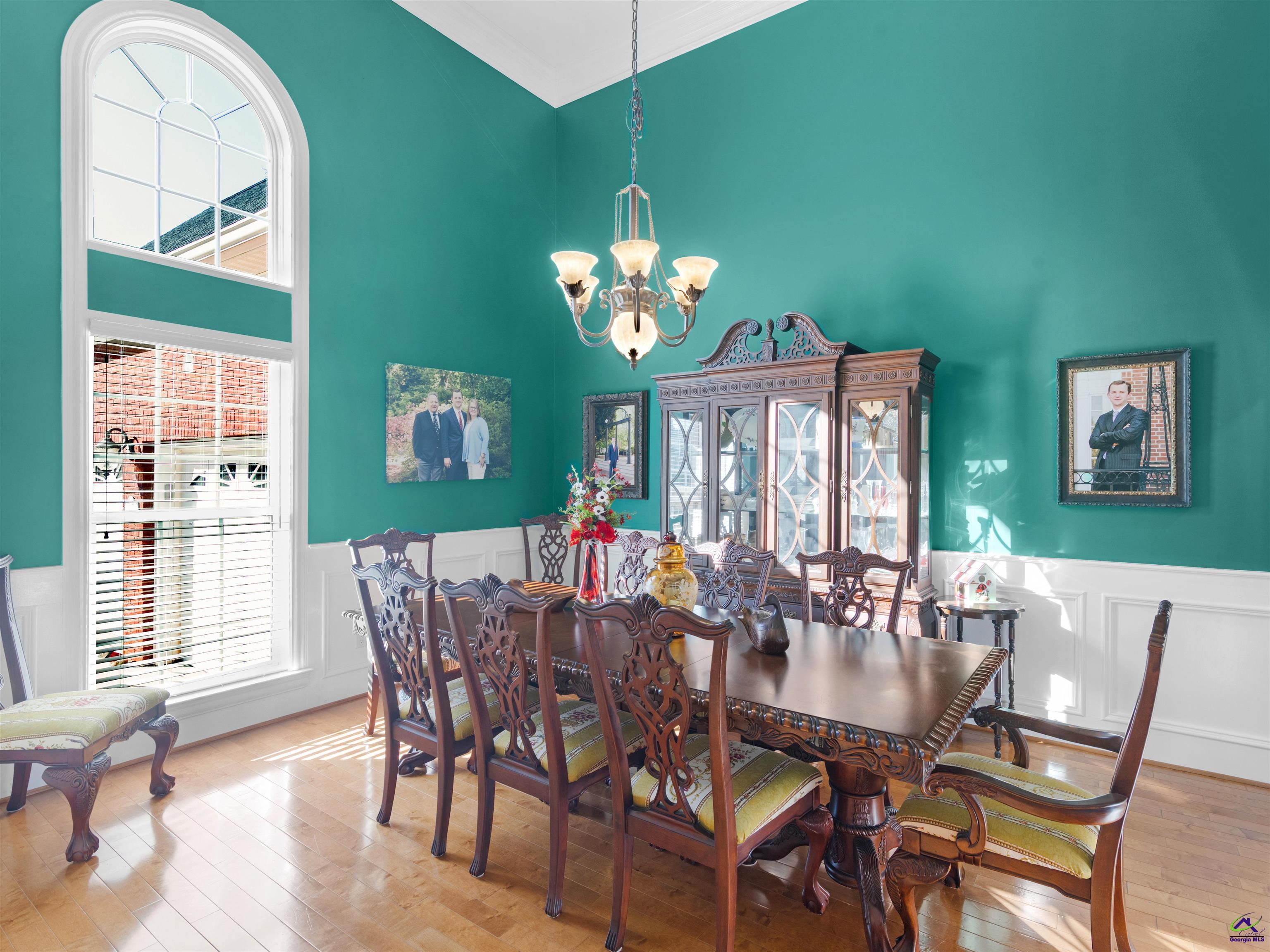 100 S Cambridge Drive