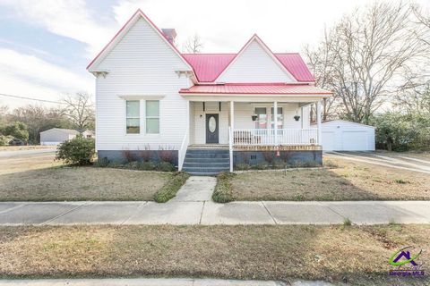 169 W Dykes Street Cochran GA 31014