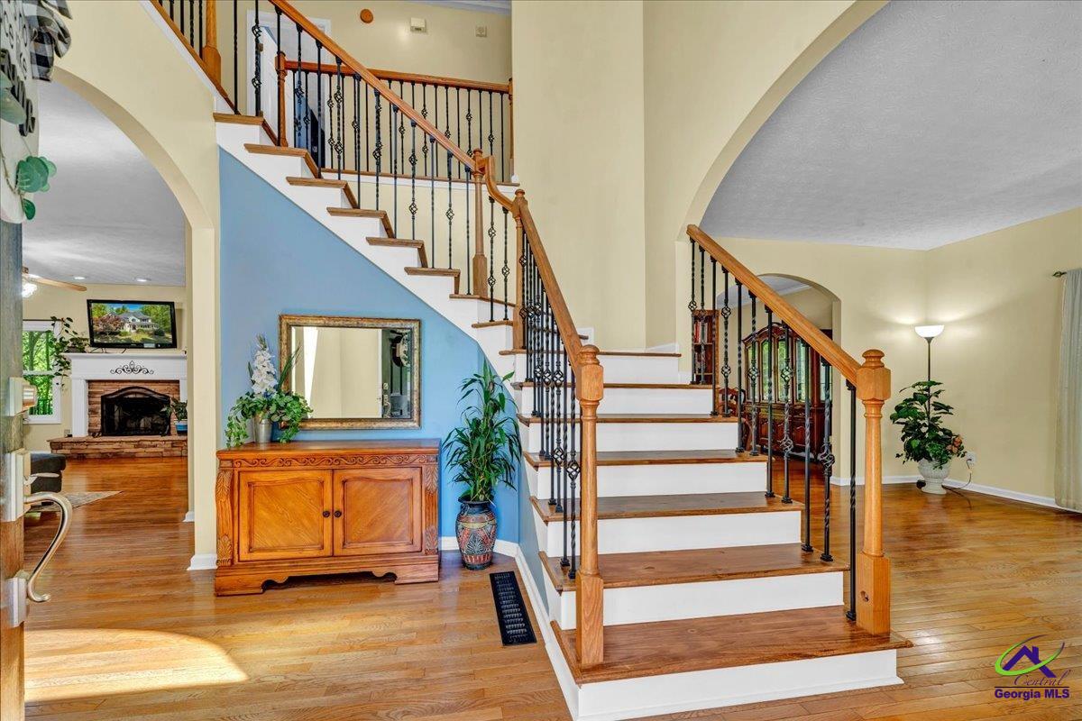 260 Kensington Drive