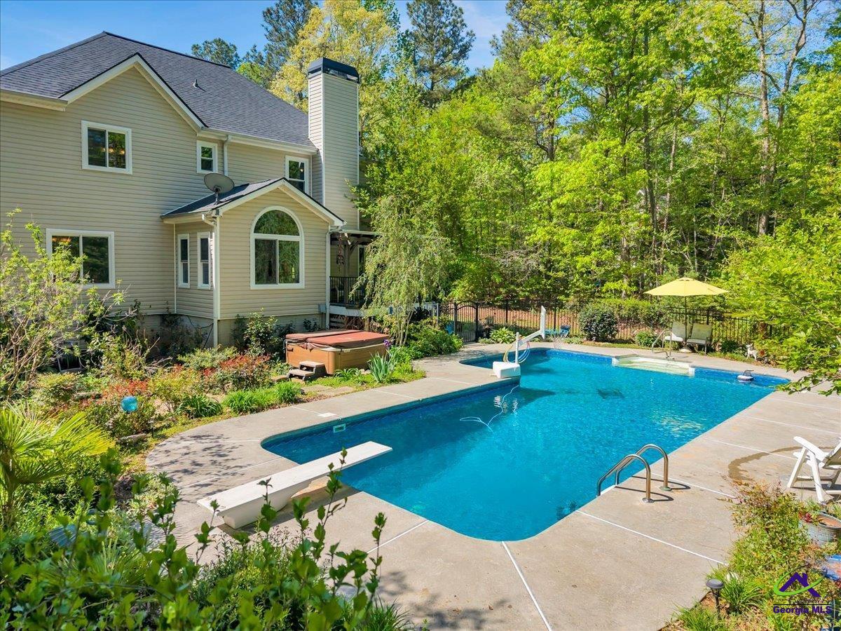 260 Kensington Drive