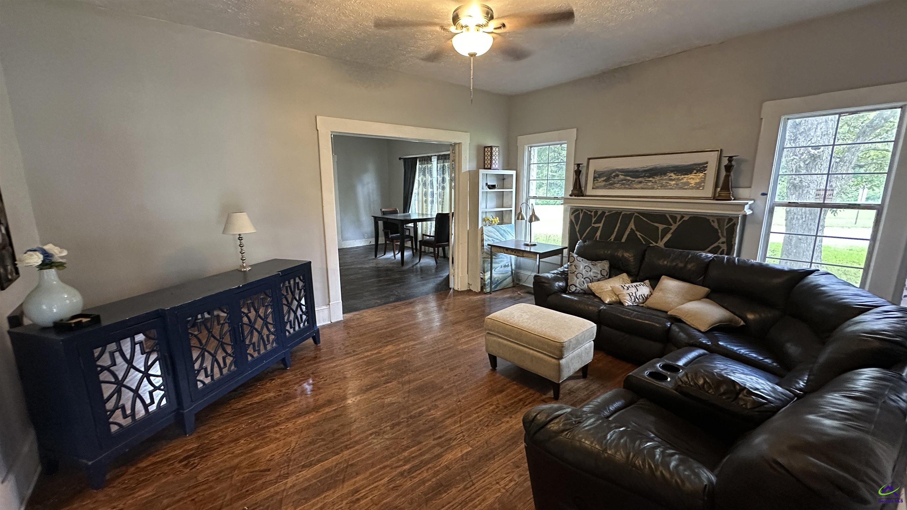 400 Troutman Avenue