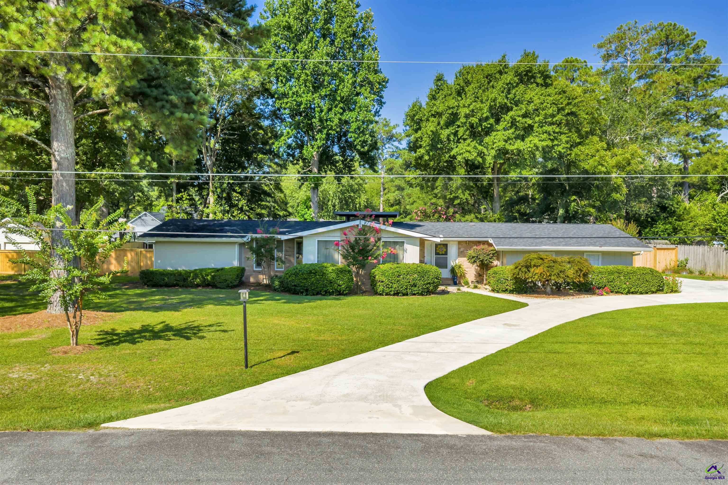 1015 Country Club Road
