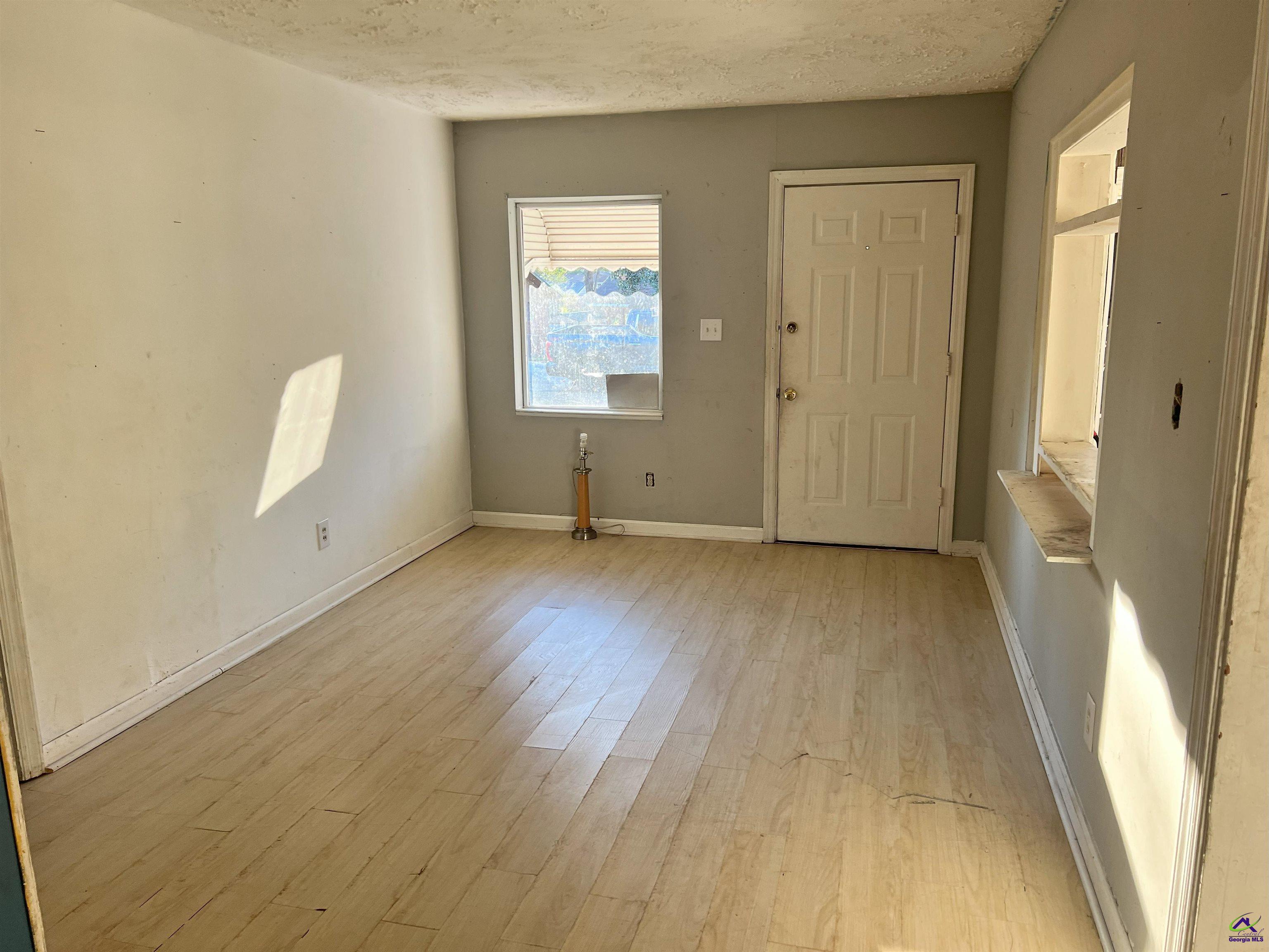 102 Magnolia Avenue