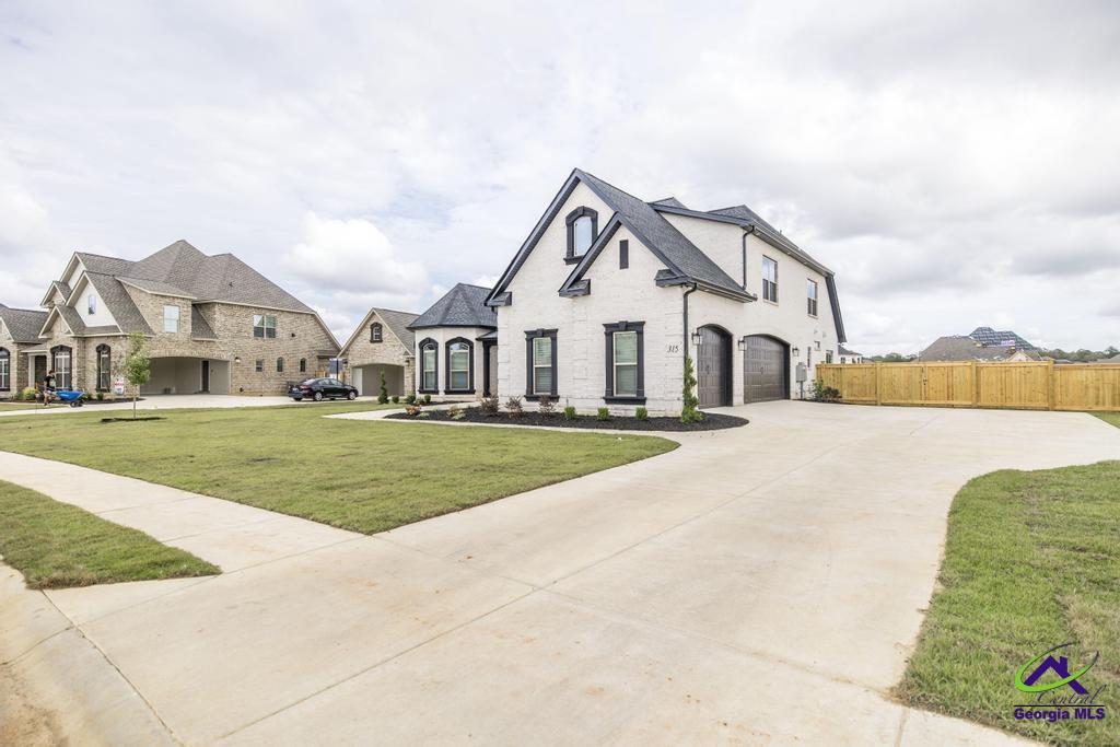 315 Willowbrook Lane