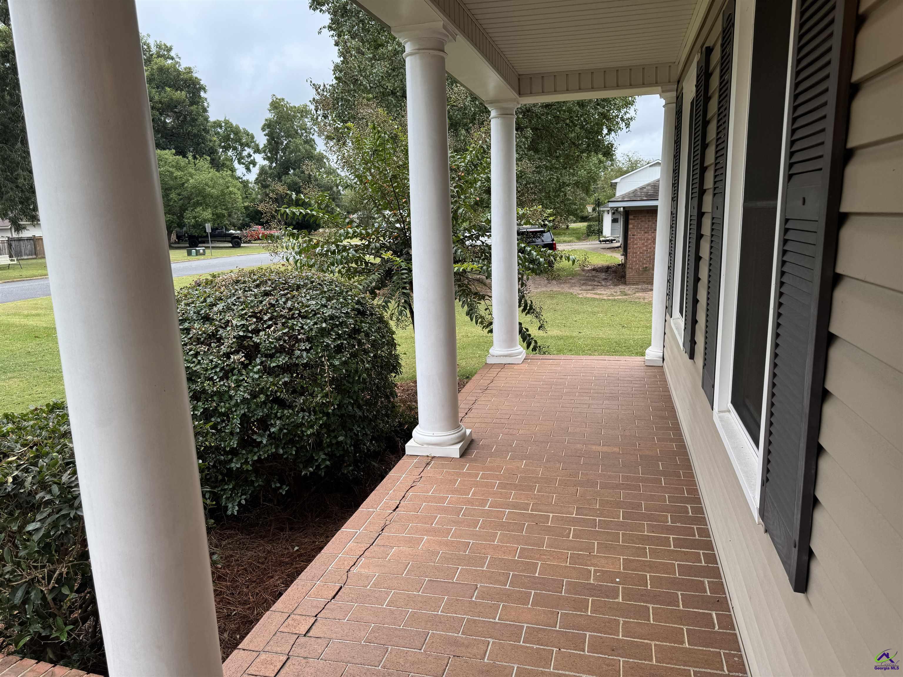105 South Oaks Lane