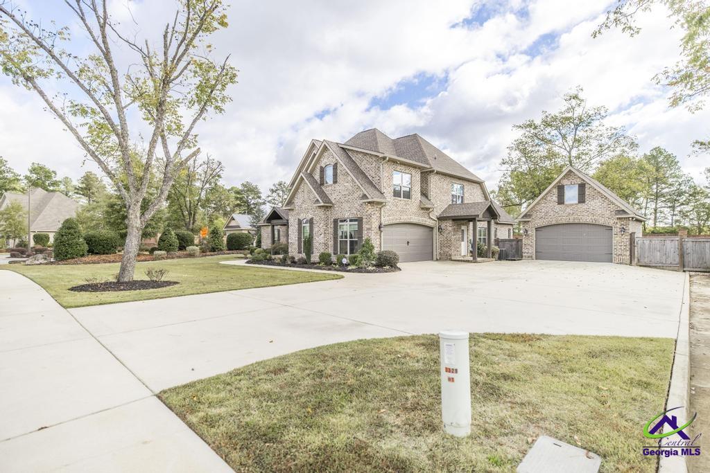 300 Southern Woods Trail