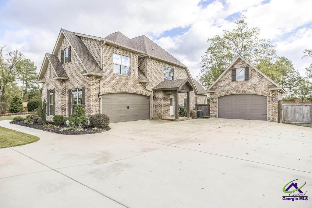 300 Southern Woods Trail