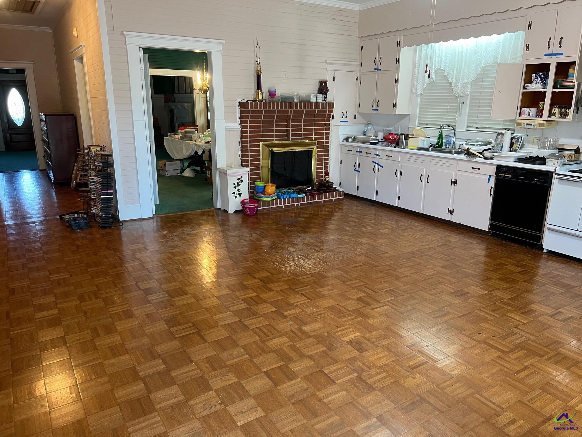 25 W Marion Street