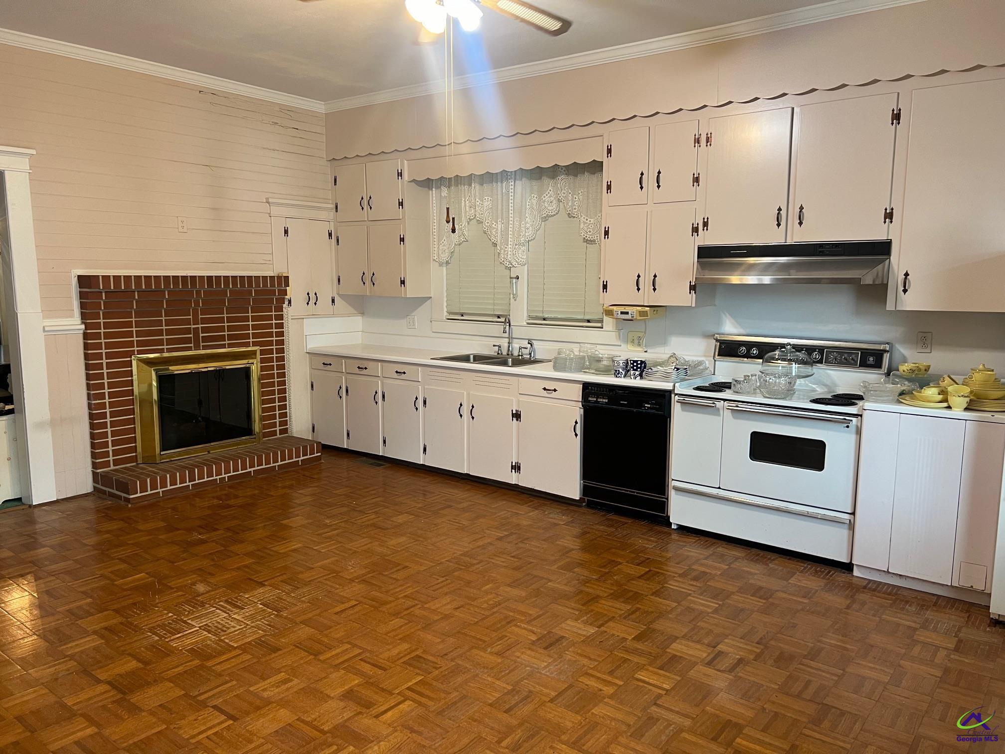 25 W Marion Street