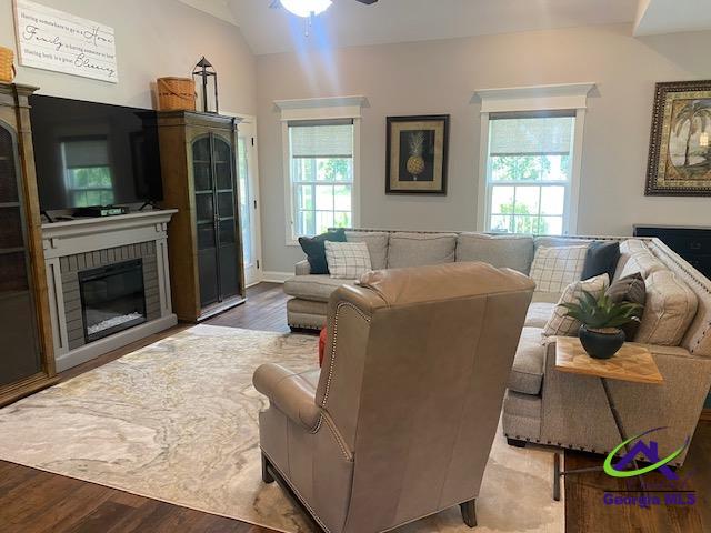 142 Fairway Oaks Drive
