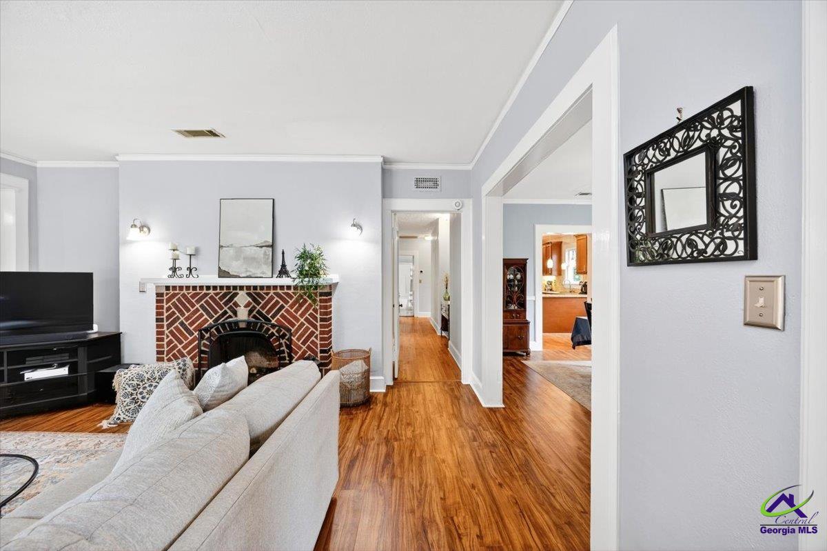 224 Roycrest Drive