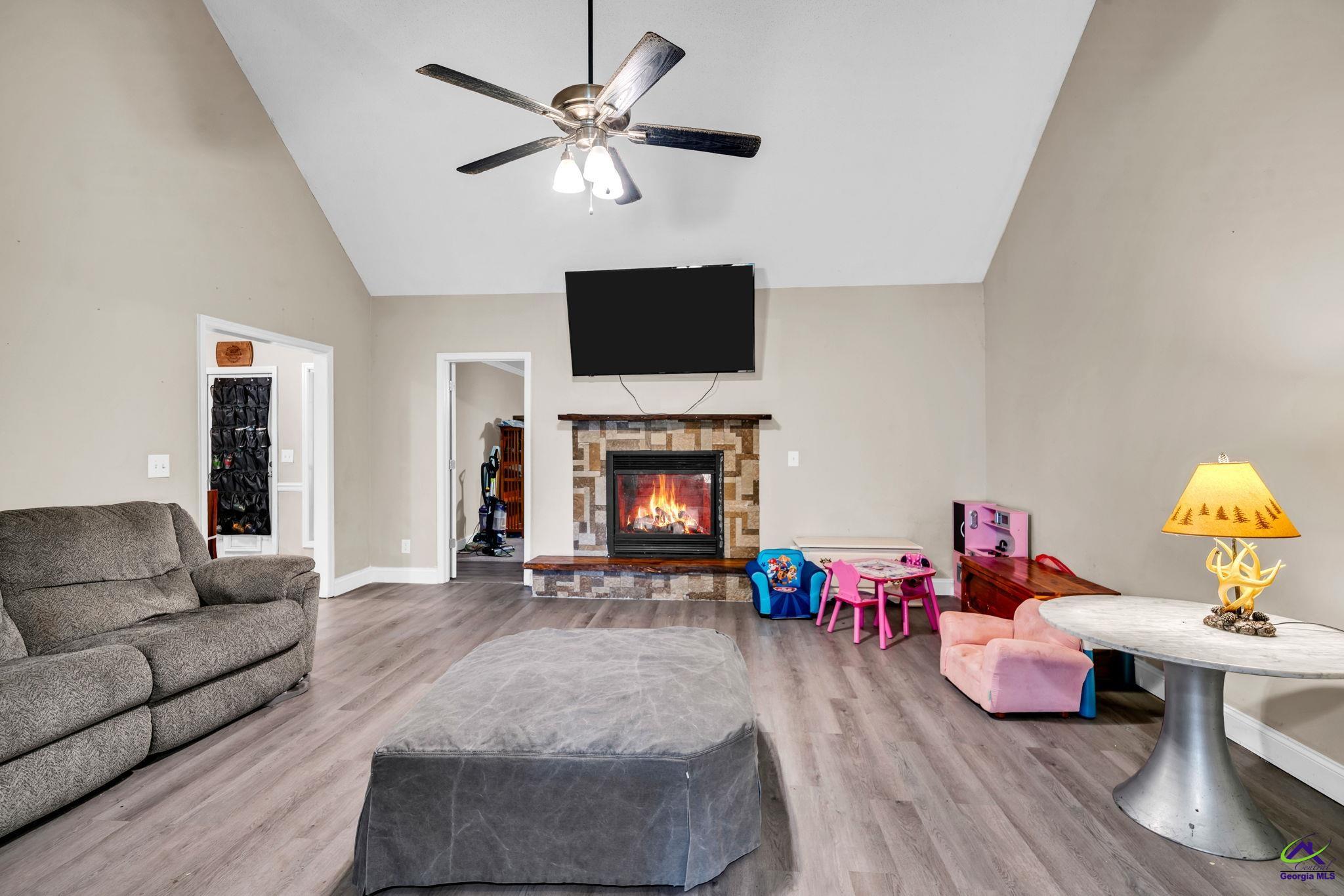 211 Crakston Court