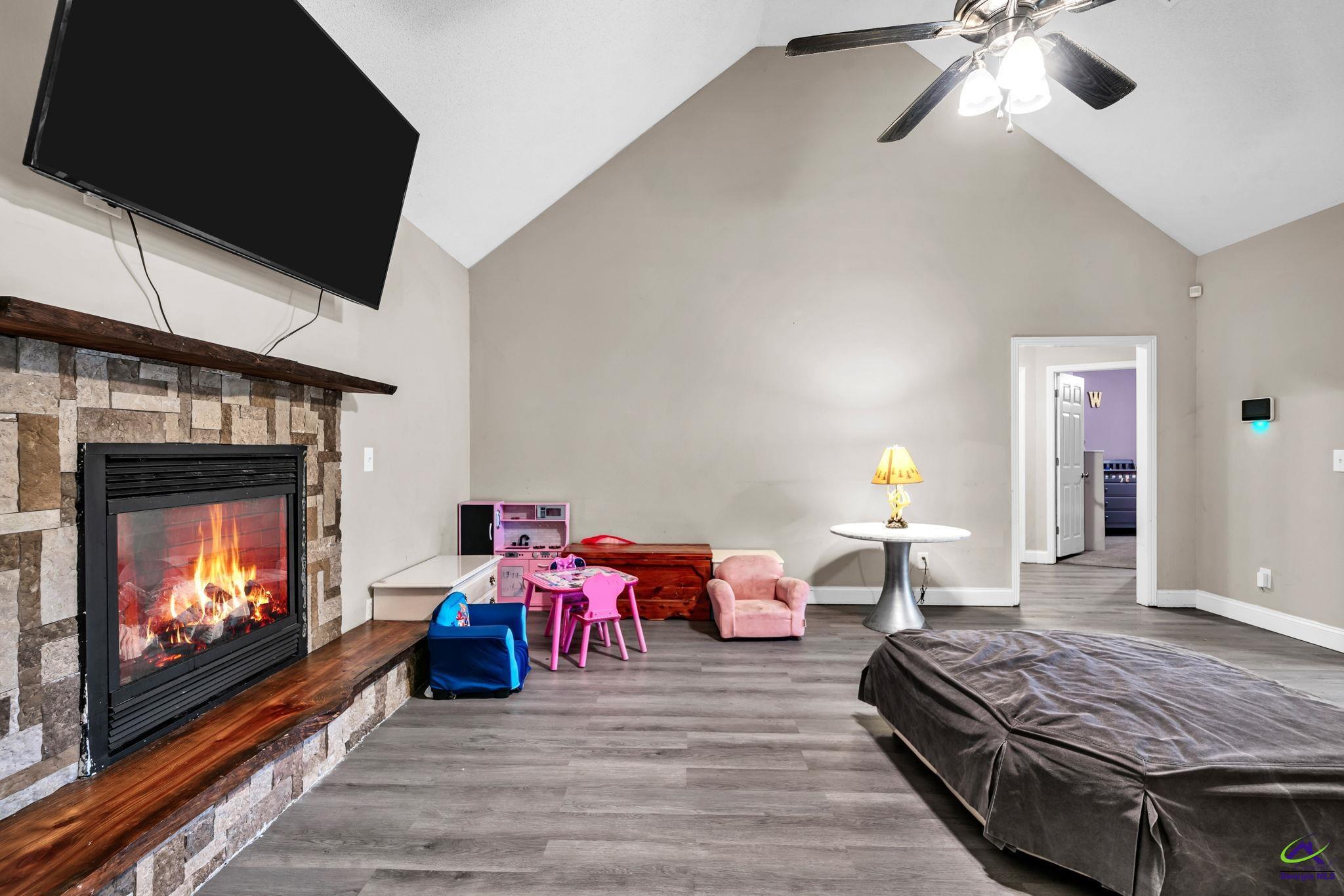 211 Crakston Court