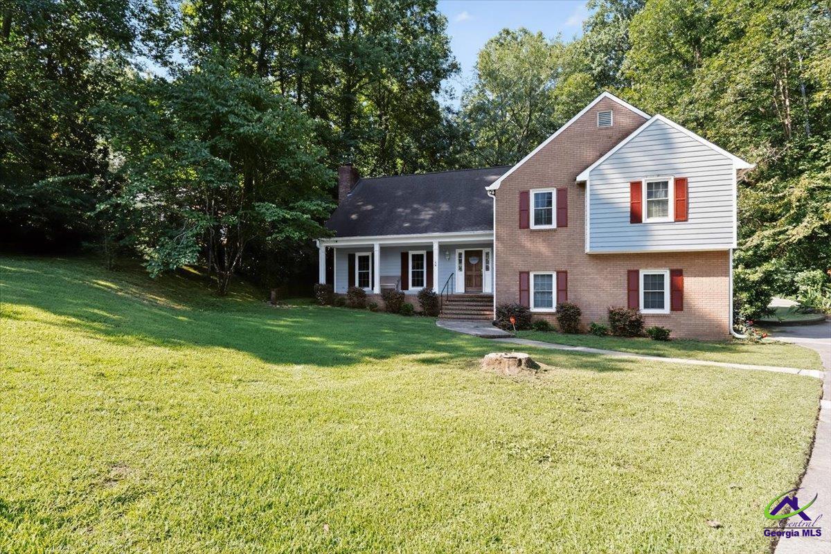 556 Commanche Place