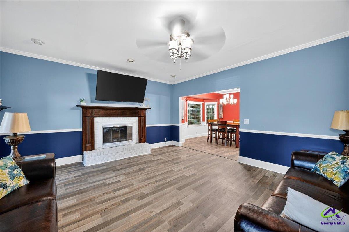 556 Commanche Place