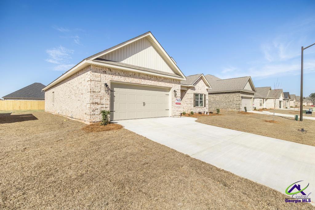 519 Bristleleaf Path