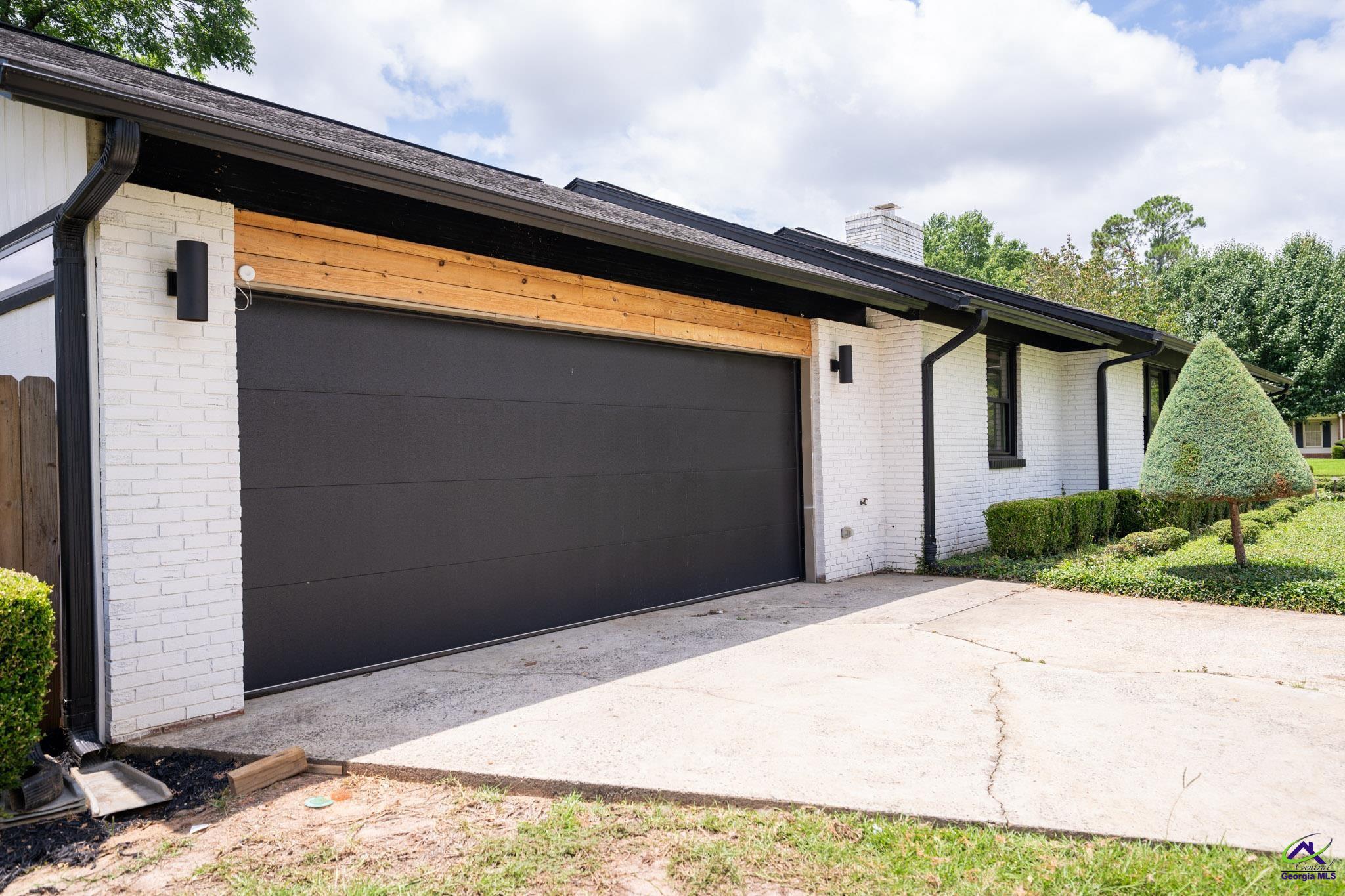 1202 Fairway Drive
