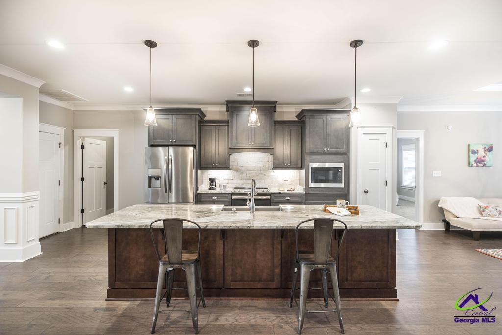 216 Rustic Live Oak Trail