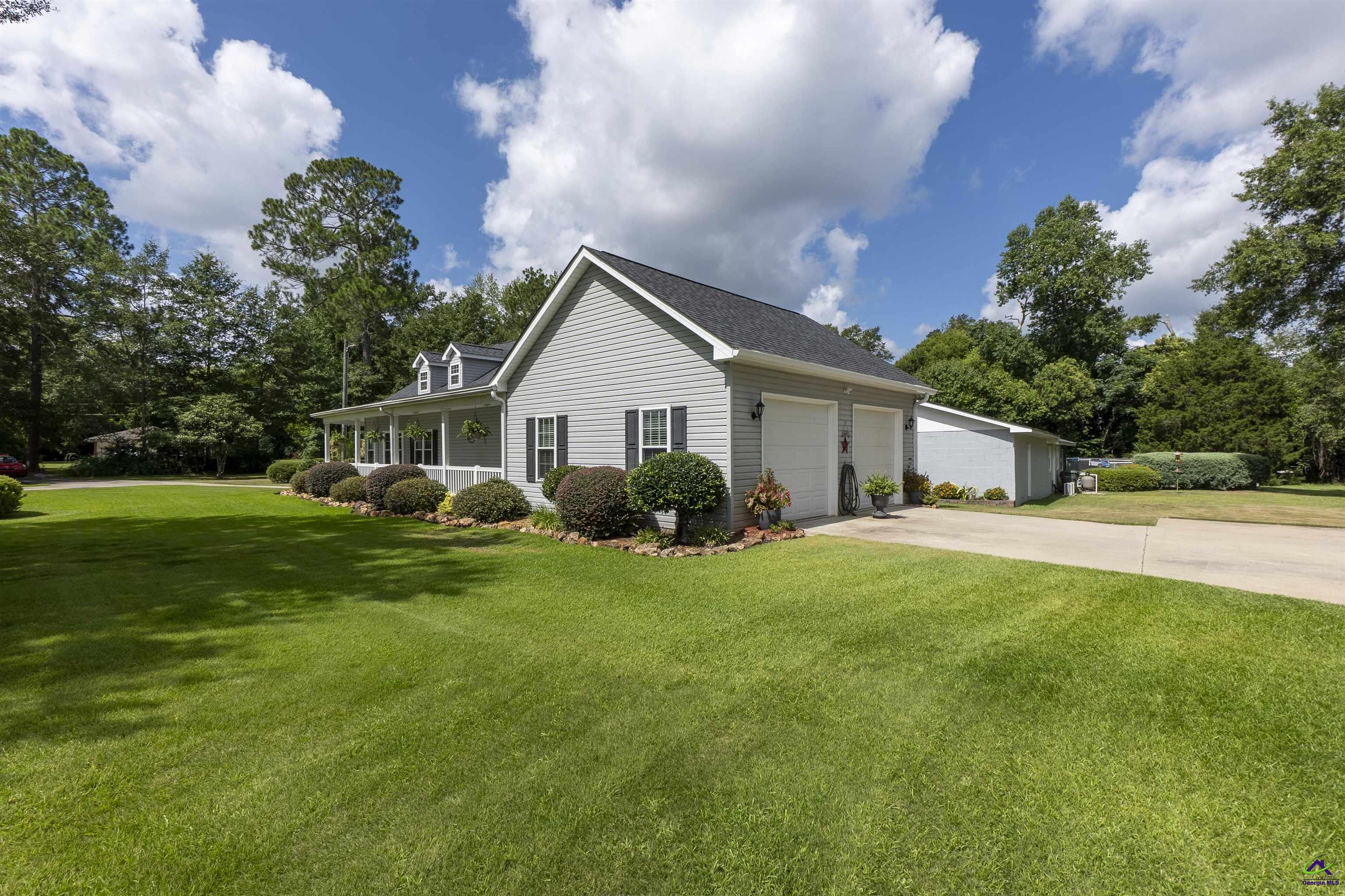1611 S Houston Lake Road
