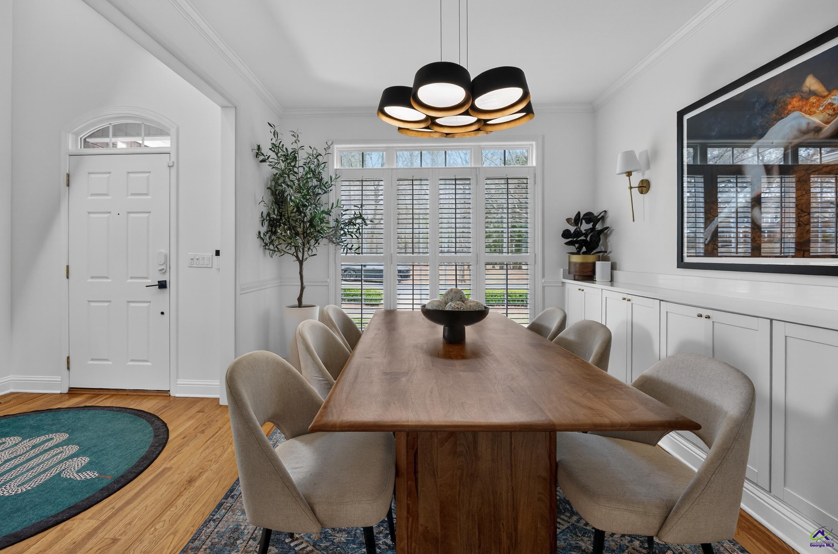 916 Huntcliffe Drive