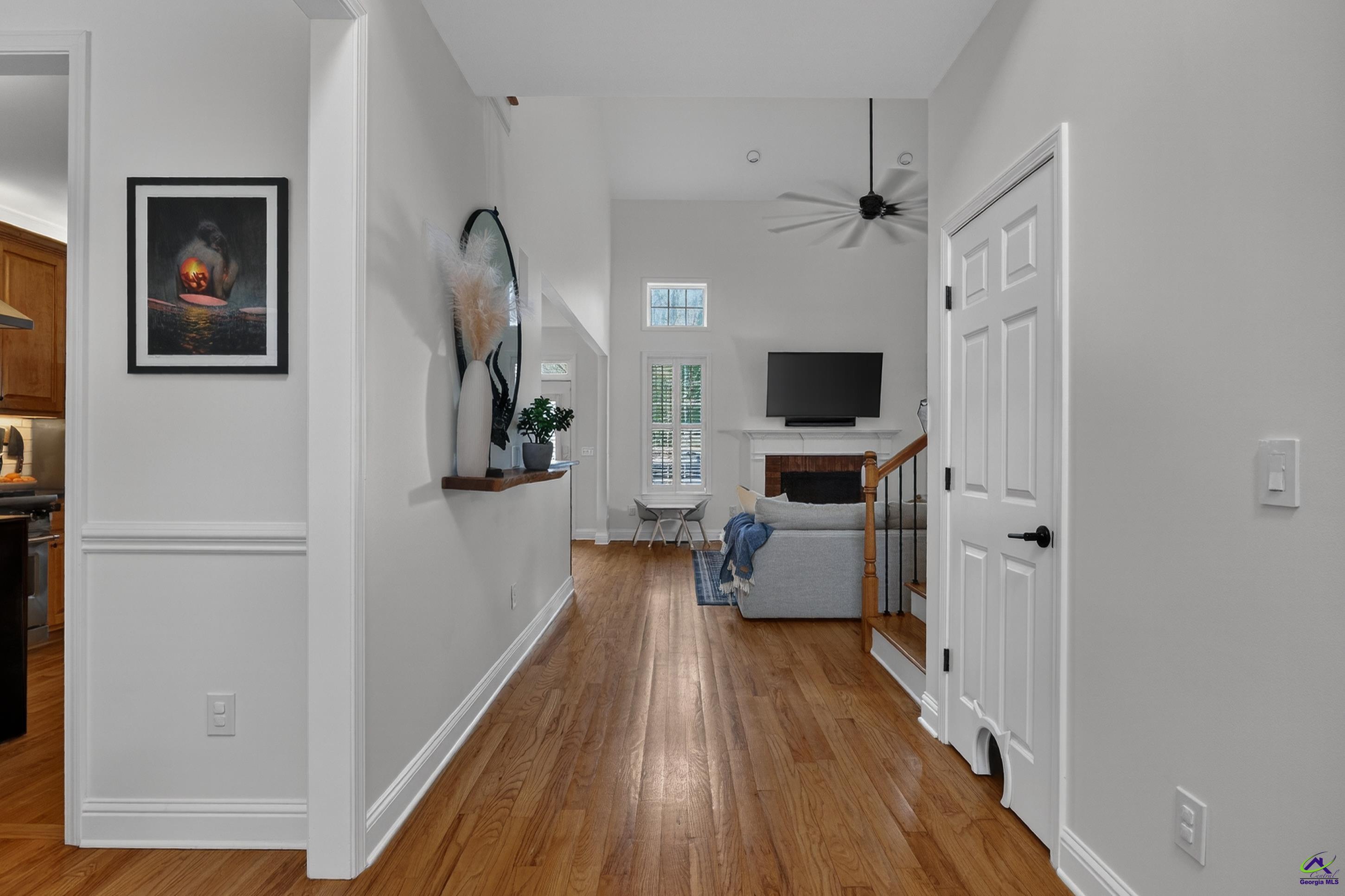 916 Huntcliffe Drive